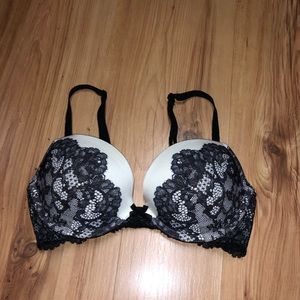 Like New Victoria’s Secret Dream Angels Lace Bra